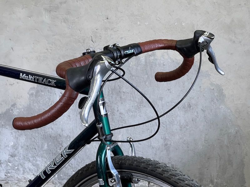 TREK Multitrack 720 TREK Multitrack 720